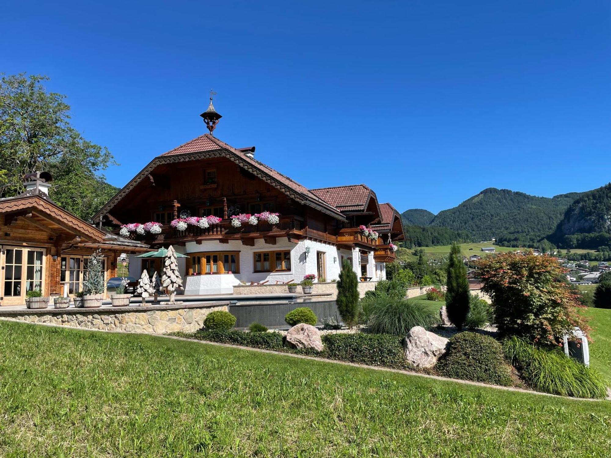 Ferienwohnung Schossleitner - Der Wohlfuehl-Ansitz Am Wolfgangsee Mit Weitblick Sankt Gilgen Bagian luar foto