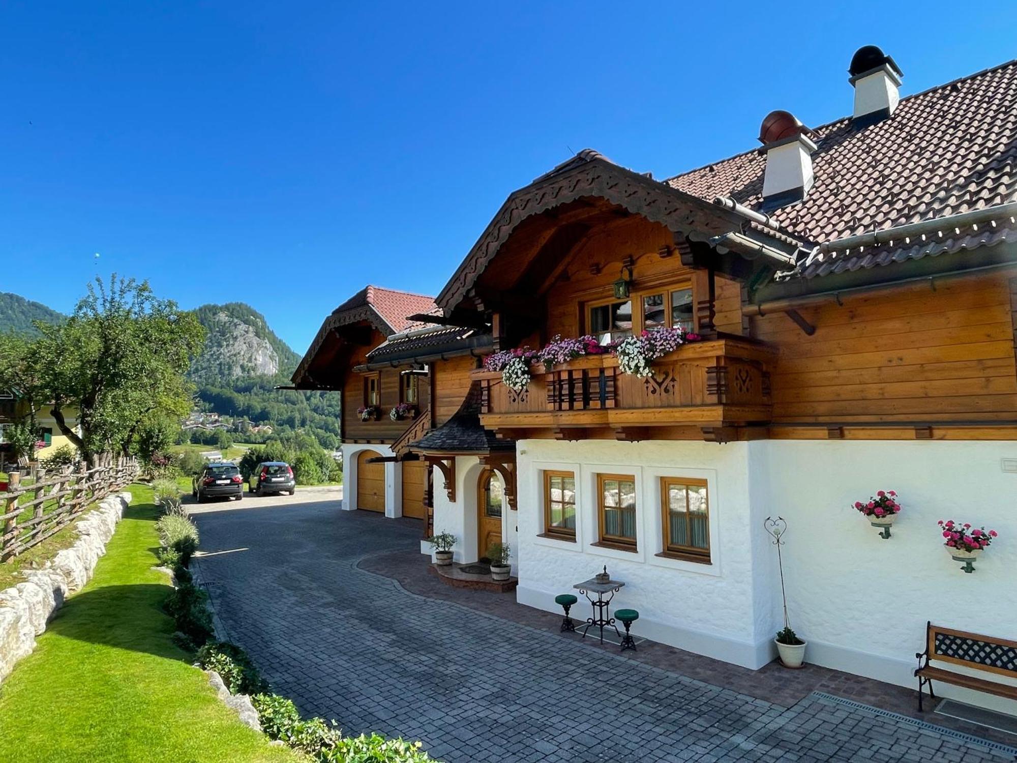 Ferienwohnung Schossleitner - Der Wohlfuehl-Ansitz Am Wolfgangsee Mit Weitblick Sankt Gilgen Bagian luar foto